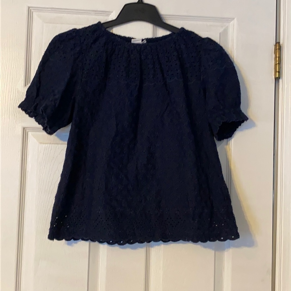 𝅺gap women’s top; size small